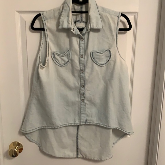 LF heart pocket button down - cut out back heart - Picture 1 of 8